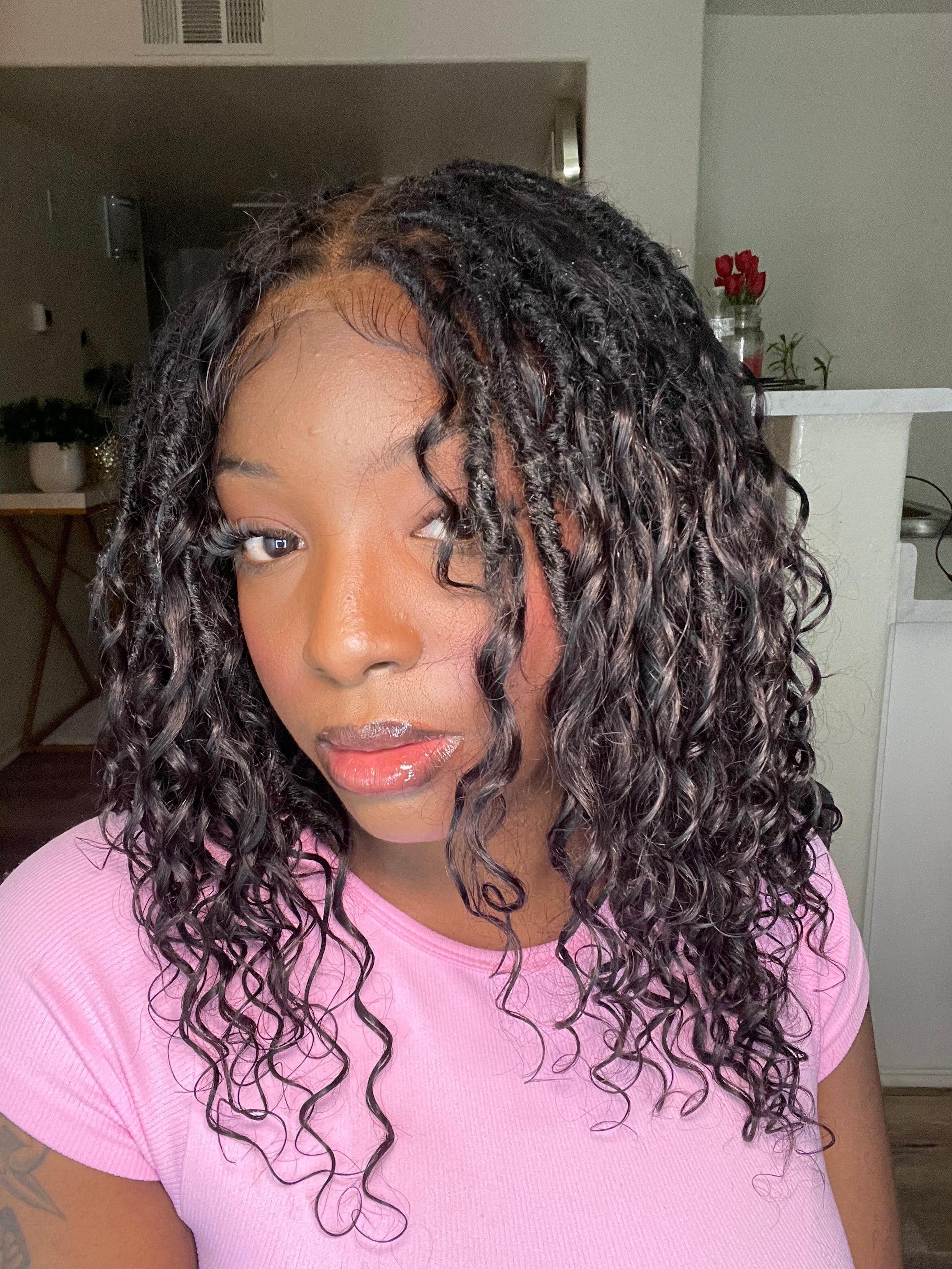 Perruque de Locs Boho sans nœuds en cheveux humains naturels avec boucles Boho et dentelle suisse HD, qualité salon