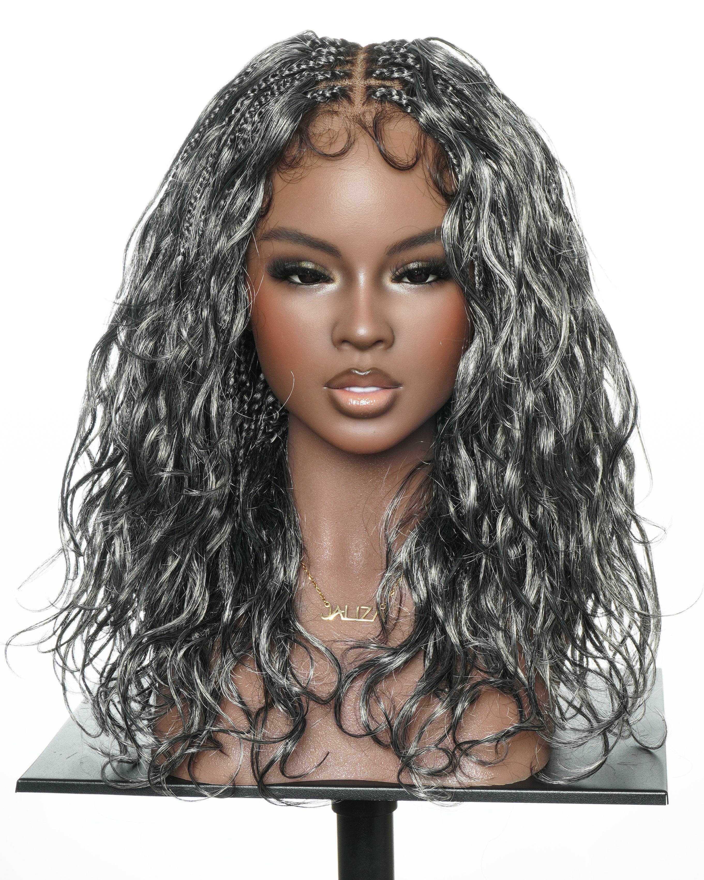 Perruque tressée bohème Michelle Salt & Pepper sans colle, dentelle suisse HD intégrale – Cheveux humains et mélange synthétique bouclés base 1B