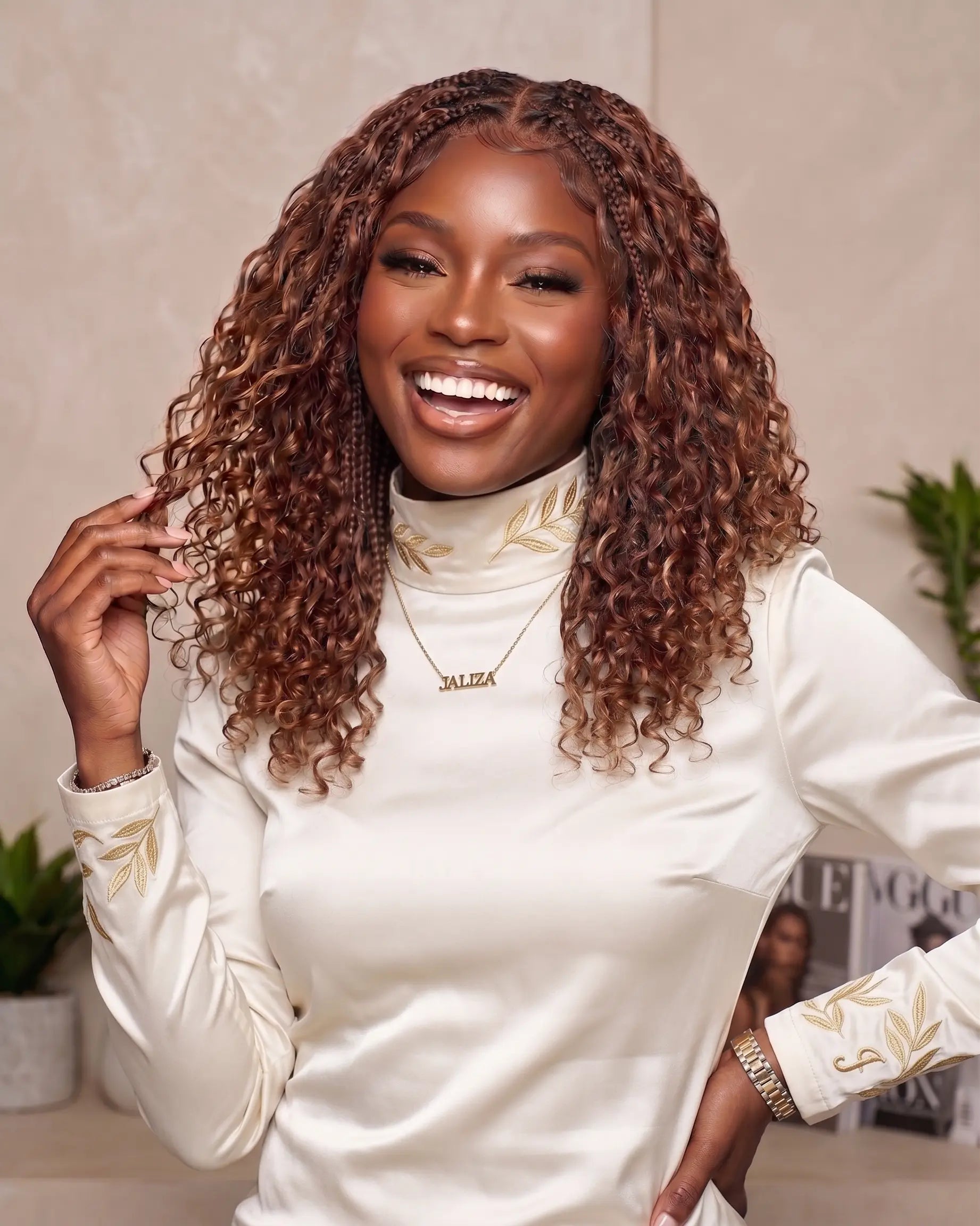 Nami - Bonnet à cordon sans colle Cheveux humains ondulés Boucles pré-décolorées Dentelle HD Suisse Perruque tressée de tresses Boho sans nœuds