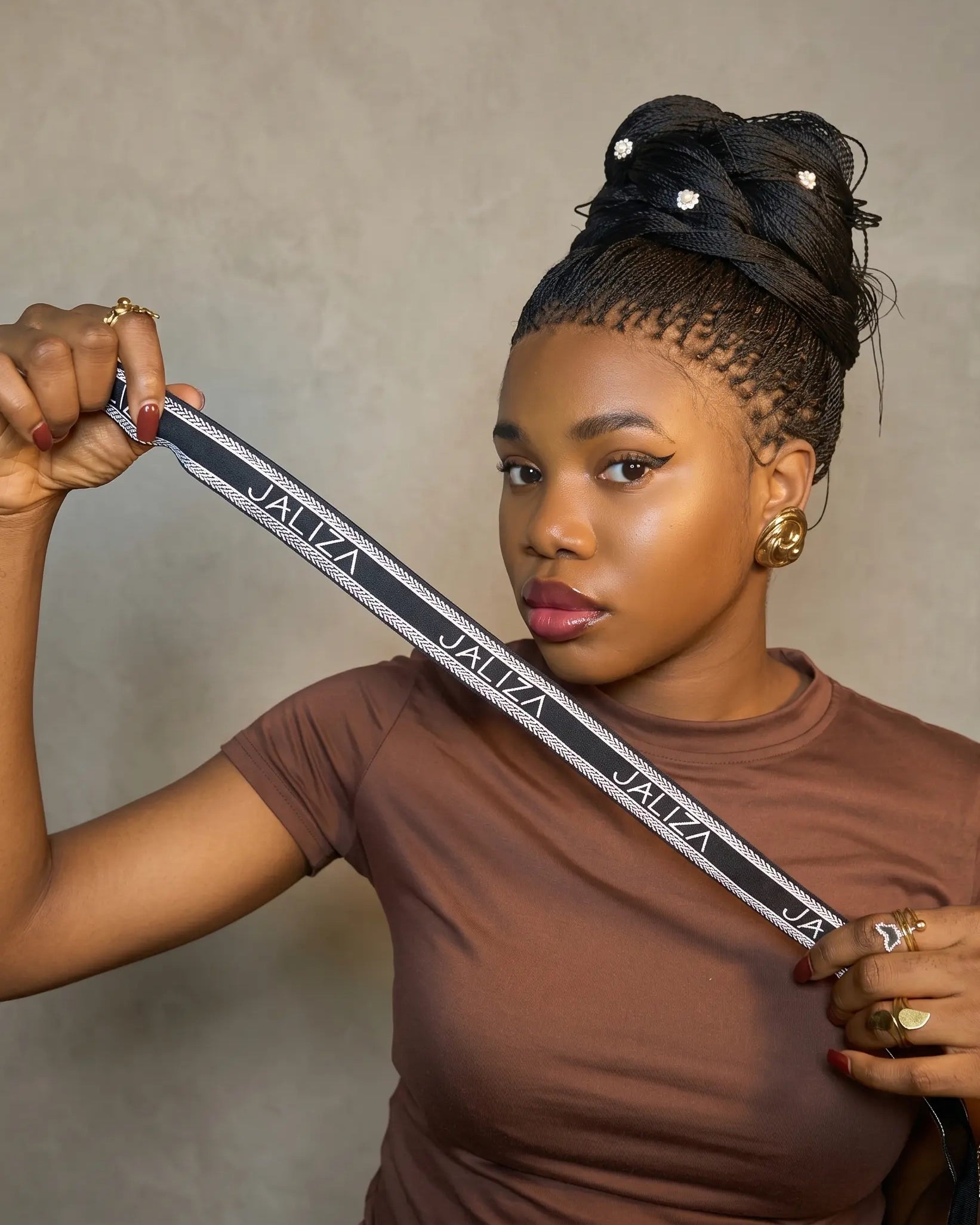 Mica - Perruque HD Suisse pré-décolorée, 26" et 36", à lacets complets, torsades sénégalaises micro sans nœuds, 799 mèches