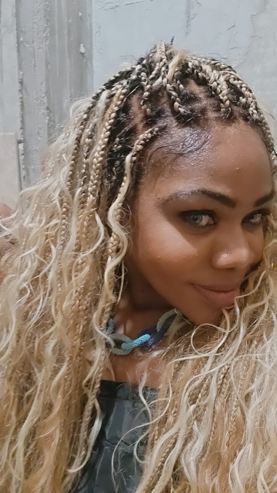 Cheveux humains Super Boho Couleur #27/613 Cheveux humains pré-décolorés Perruque tressée de type Boho sans nœuds avec dentelle, très dense, 100 mèches