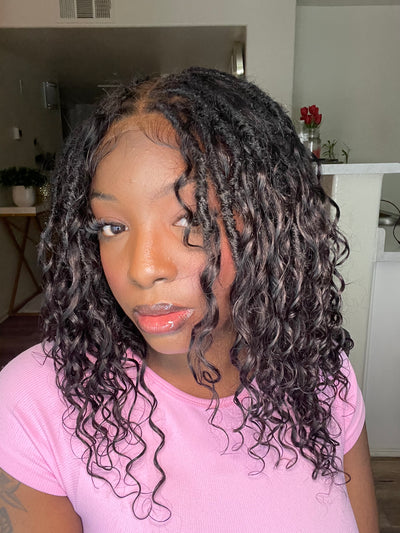 Perruque de Locs Boho sans nœuds en cheveux humains naturels avec boucles Boho et dentelle suisse HD, qualité salon