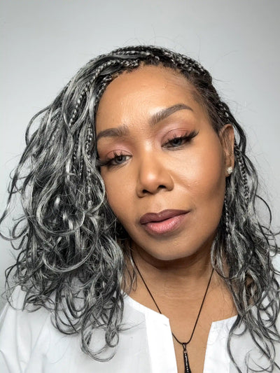 Michelle 18" - Perruque tressée de type Boho, avec tresses de type Box Braids, modèle JALIZA Slip-On™ Salt & Pepper Body Wave