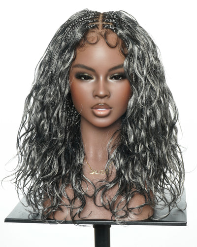 Perruque tressée bohème Michelle Salt & Pepper sans colle, dentelle suisse HD intégrale – Cheveux humains et mélange synthétique bouclés base 1B
