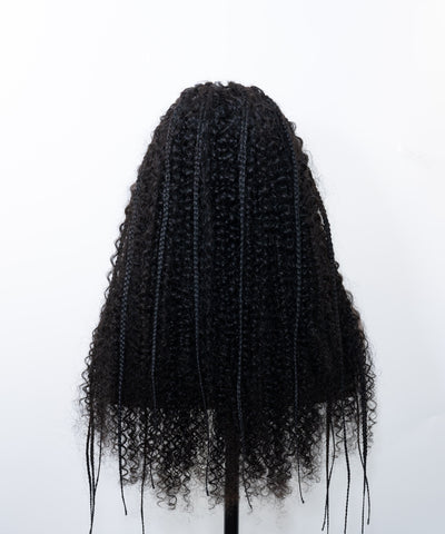 Perruque tressée de style cornrow, en cheveux humains entièrement décolorés, avec dentelle.
