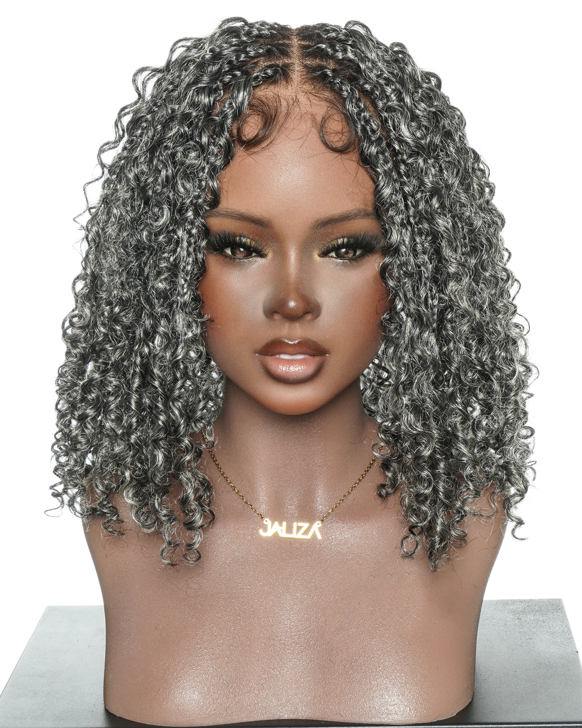 Nami Bob 12" - Perruque tressée de type Boho, tressage box ondulé, de marque JALIZA Slip-On™ Salt & Pepper