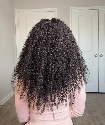 Lulu - Perruque bouclée tressée bohème sans colle, compatible petites têtes (Bonnet petit pour têtes menues)